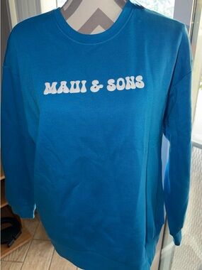 Ladies small Maui & Sons Blue Crewneck Sweatshirt NWT
